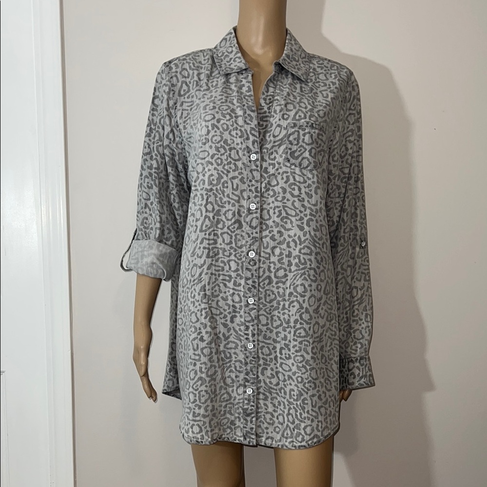 Soft surroundings chambray tencel leopard print button down